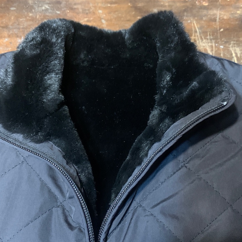 HILARY RADLEY FULL ZIP REVERSIBLE BLACK DIAMOND QUILTED/ BLACK FAUX FUR VEST